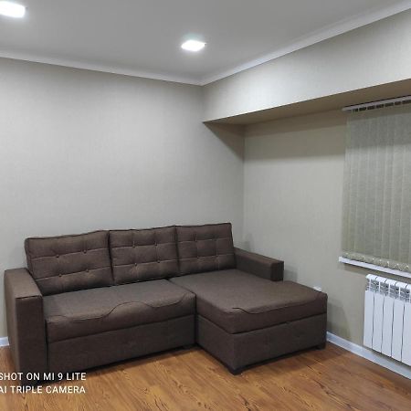 1-Bedroom Apartment In The Very City Center Tasjkent Eksteriør billede