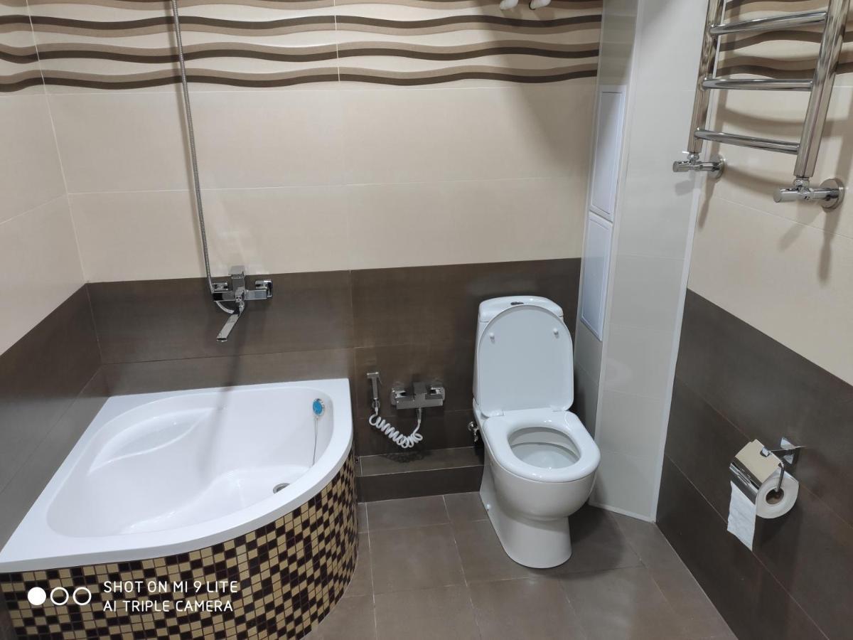 1-Bedroom Apartment In The Very City Center Tasjkent Eksteriør billede